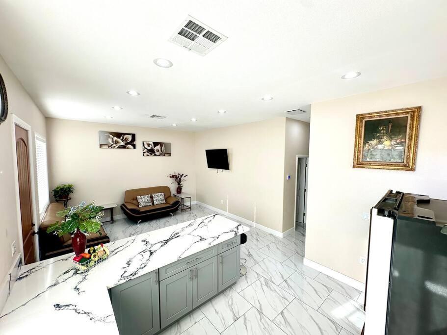 New Renovated House In Little Saigon Villa Midway City Exterior foto