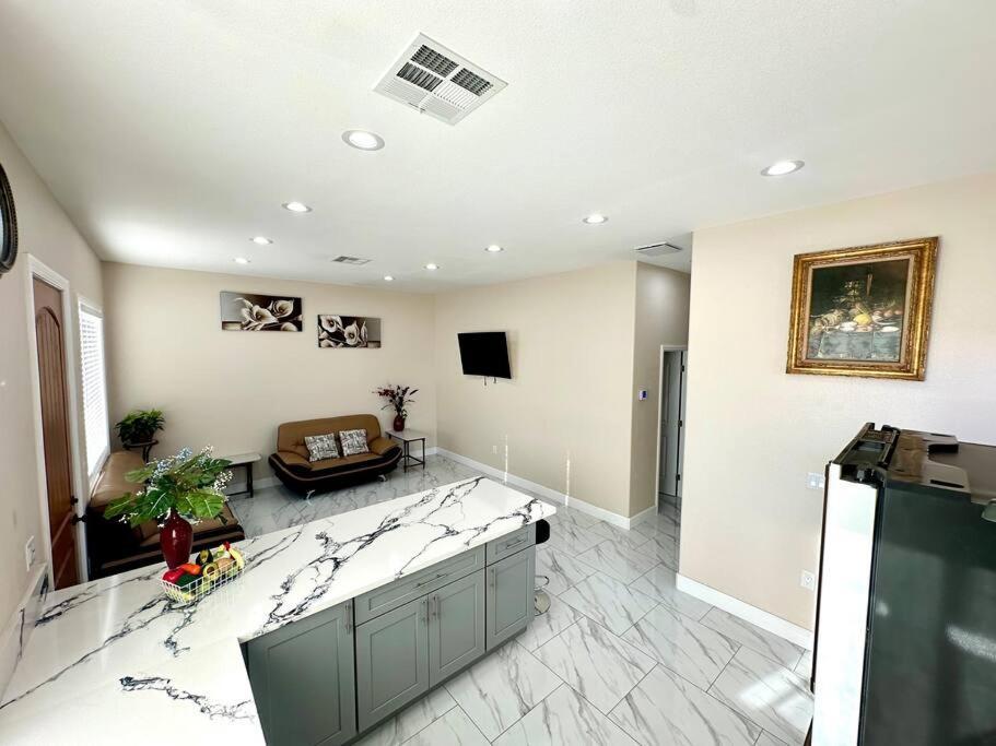 New Renovated House In Little Saigon Villa Midway City Exterior foto